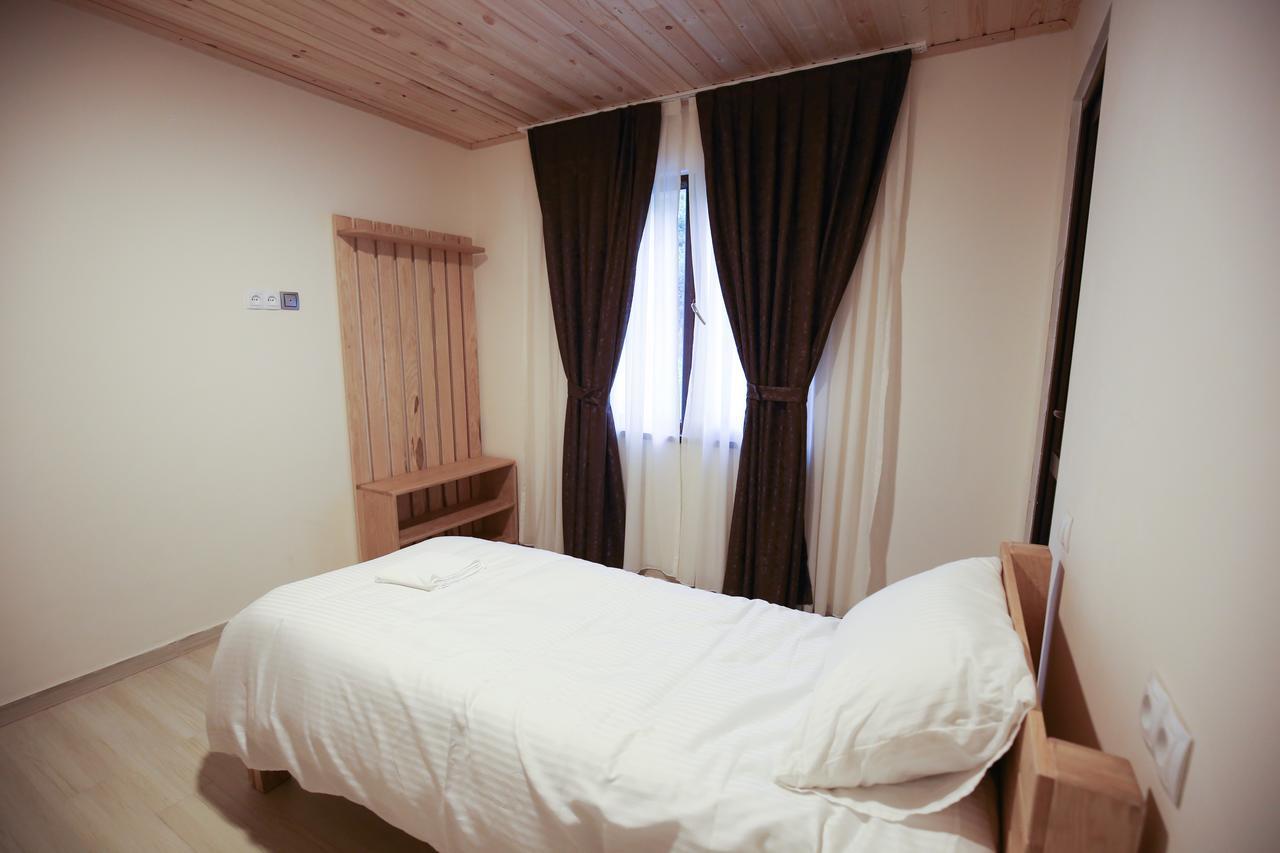 Roza'S Guest House Mestia Exterior foto