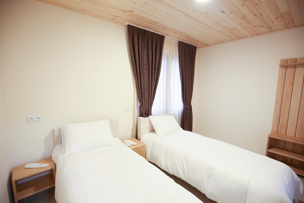 Roza'S Guest House Mestia Exterior foto